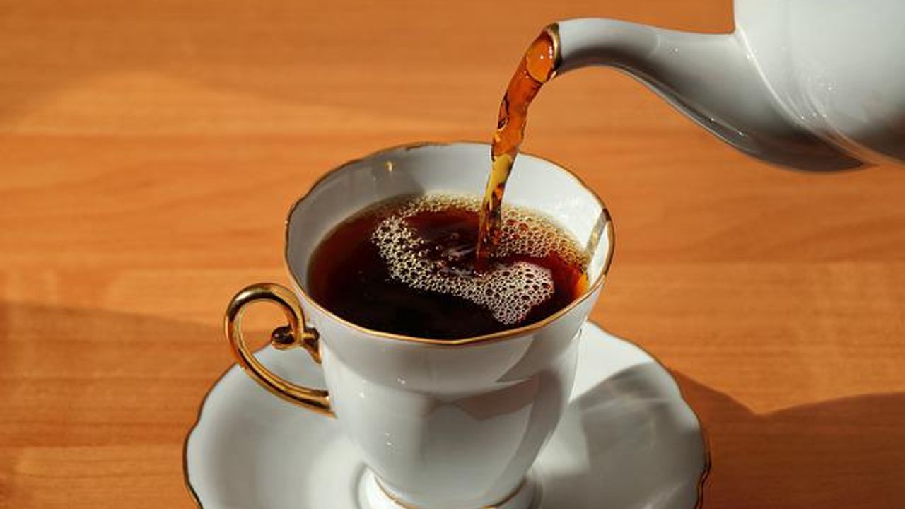 Tea Drinker Study Suggests Health Benefits for Black Tea