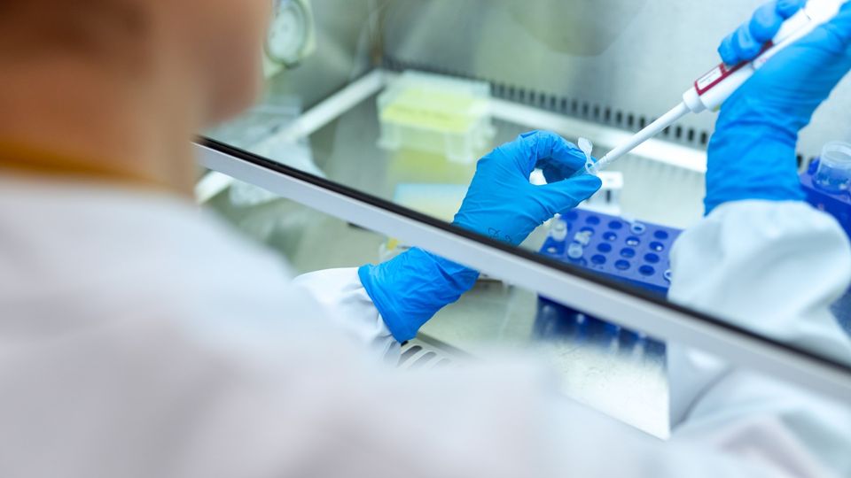 Contamination Prevention in Cell Therapy Environments With Kris Wronski content piece image