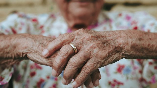 Blocking Inflammatory Protein May Delay Skin Aging - Vimarsana News