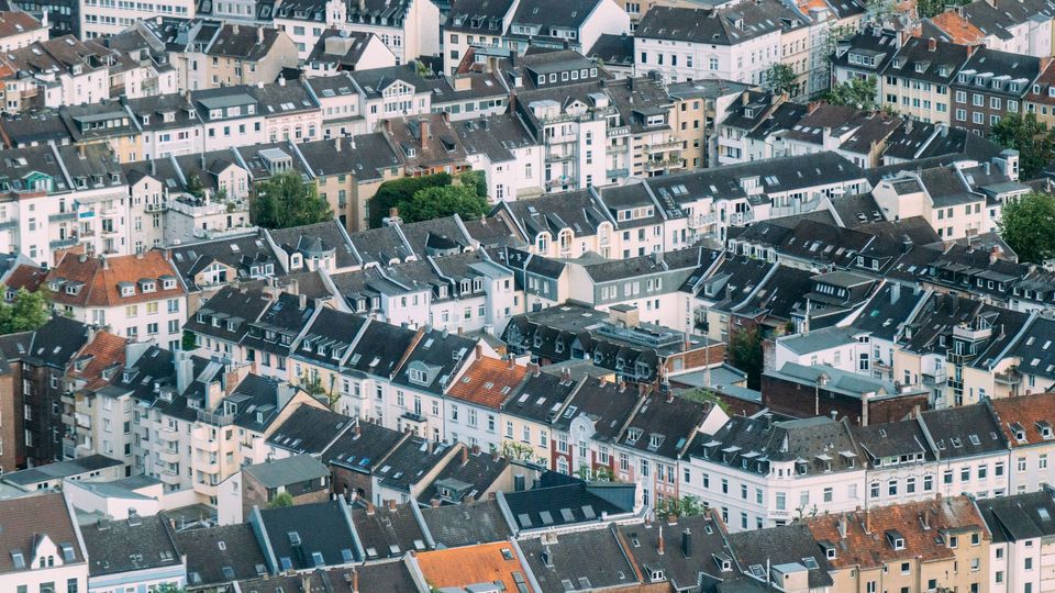 An arial photo of city housing.