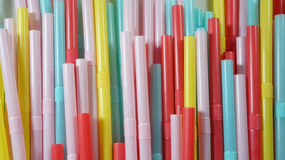 Multicolor plastic straws.