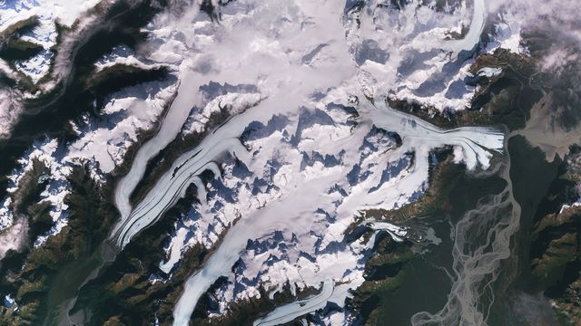 Why Melting Glaciers Are Losing 273 Billion Tons Yearly