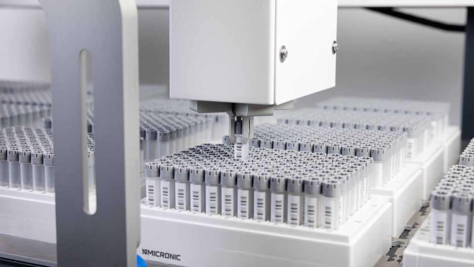 The Tube Handler HT500, a device used in laboratory settings for handling sample tubes in a high-throughput environment.
