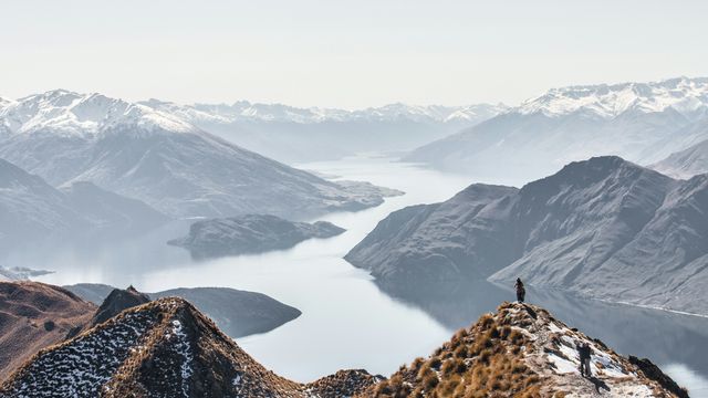 Microearthquakes in New Zealand’s Southern Alps Are More Common During Spring And Summer