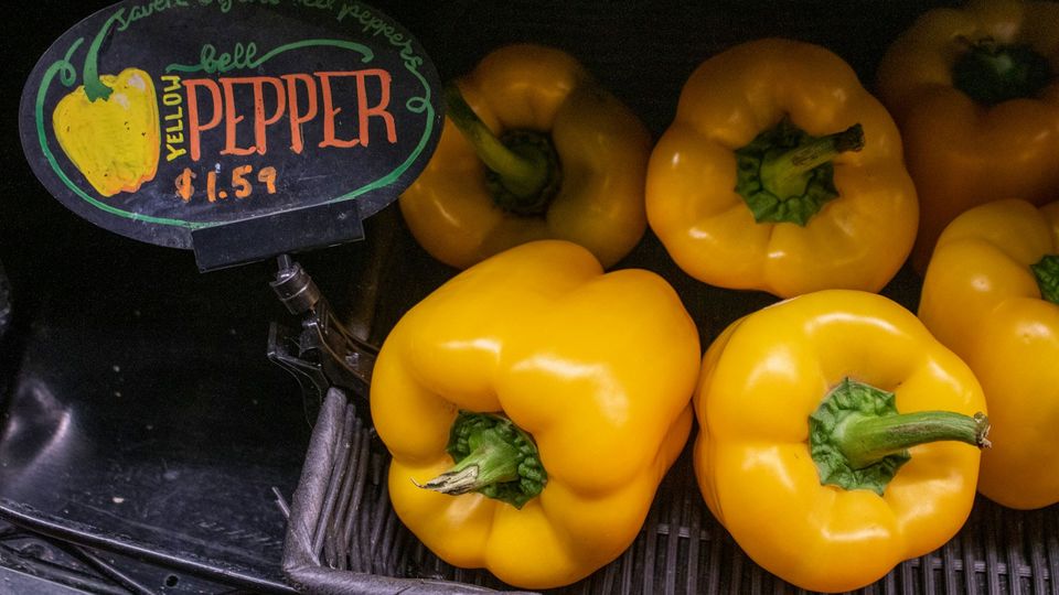 Yellow bell peppers, which contain the carotenoid zeaxanthin.