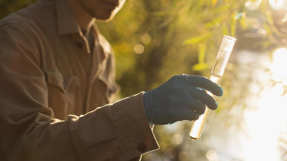 Discover a Feasible ICP-MS Approach for Microplastic Detection