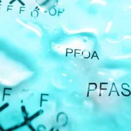 Chemical structure of PFAS compounds in water, highlighting PFOA, related to PFAS testing regulations 