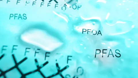 Chemical structure of PFAS compounds in water, highlighting PFOA, related to PFAS testing regulations