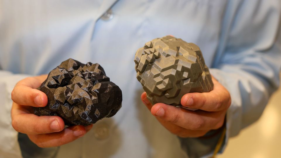 In shape and structure, lipid nanoparticles turn out to be more like jelly beans than spheres, as previously thought.