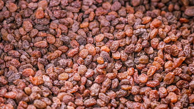 Researchers Turn Sun-Dried Raisins Into Wine
