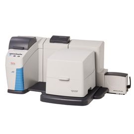 Benchtop Thermo Scientific DXR SmartRaman spectrometer with enclosed sampling compartment and side-mounted laser module. 