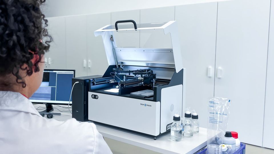 Bionomous Sortivo cell sorting system used for automated laboratory research and cell analysis.