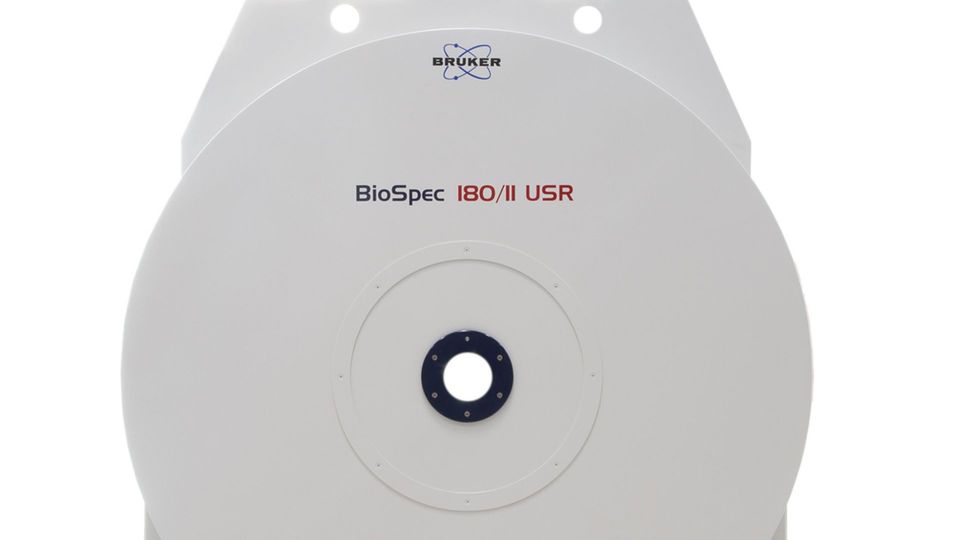 Bruker BioSpec 18T preclinical MRI system for high-resolution biomedical imaging research.