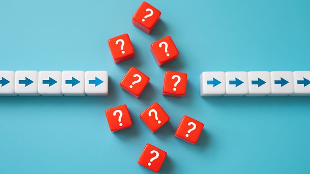 Question-mark blocks interrupt directional arrows, illustrating choosing the correct MWCO for better protein recovery. 