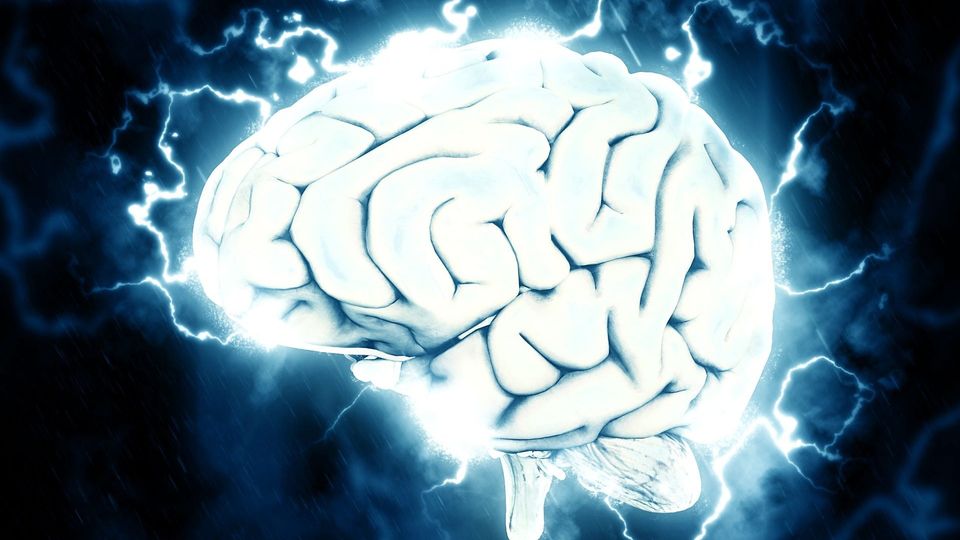 Brain model with electric lightning effects.