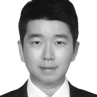 A greyscale headshot of Amos Chungwon Lee