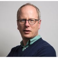 A picture of Dr Swen Hoelder