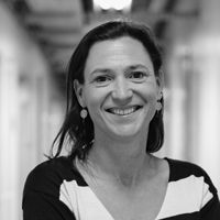 Headshot of Dr. Roosmarijn Vandenbroucke in grayscale.